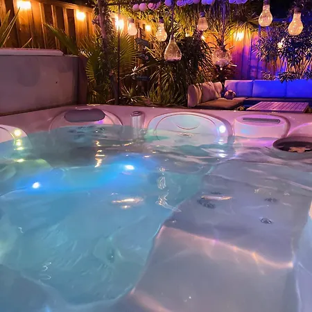 Evasion Tropicale - Villa D'Artiste Avec Jacuzzi Prive Dans Un Jardin Exotique Merignac  Exterior photo